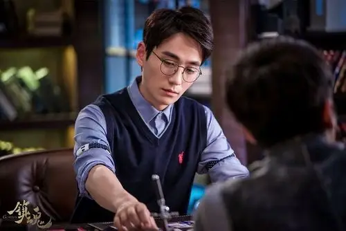 朱一龙新剧《镇魂》今日开播 一人分饰三角360度还原