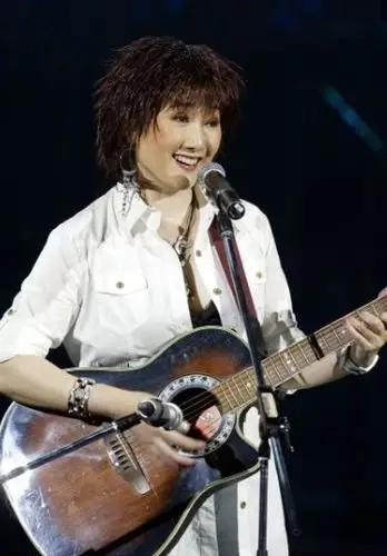 和王刚离婚至今未嫁,今58岁身材吸睛_成方圆