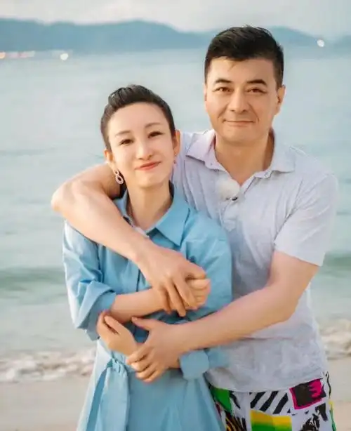 实力派演员王新军与唐静离婚后二婚携手秦海璐再获幸福