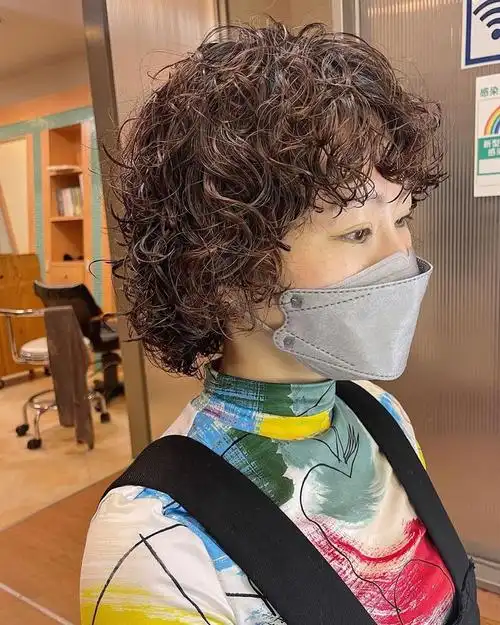 3月女发流行这样剪,蓬松显脸小,长短都满意|发型|短发|刘海|发尾|脸型