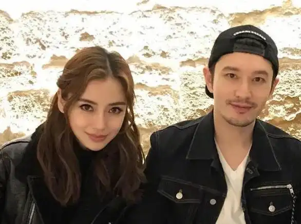 黄晓明杨颖带娃一起游迪士尼!全程盯孩子没聊天,结束后各自离开