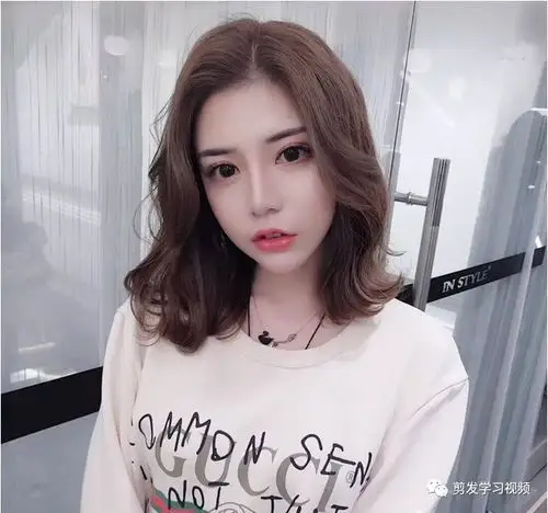 2019,"懒人烫"正流行!_发型