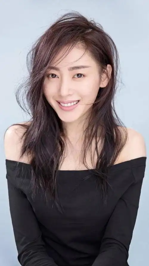 她的扮演者,就是我们今天要介绍的女星——张天爱.