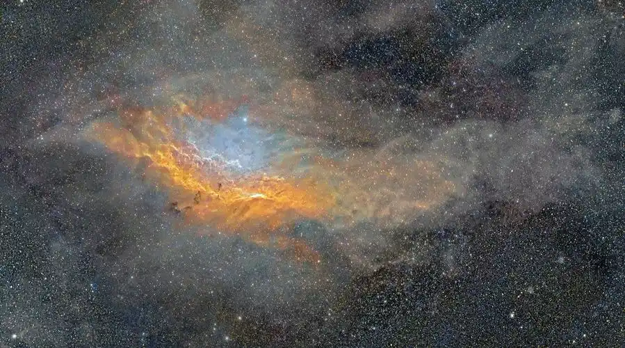 17亿像素的银河系全景平面图