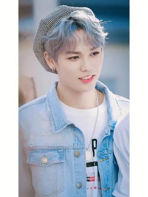 林彦俊牛仔外套贝雷帽壁纸998