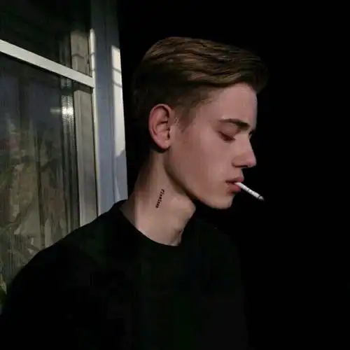 欧美抽烟酷男头