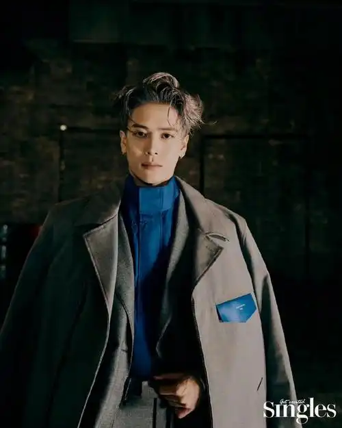 王嘉尔破旧厂房大片