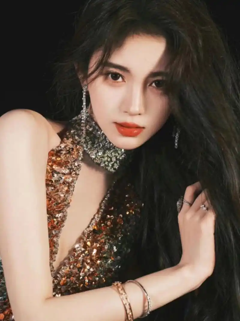 水晶闪闪小礼服 #神仙颜值鞠婧祎