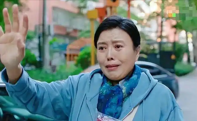 丁嘉丽:年轻时没管好下半身,对不起一双儿女,余生都在忏悔_网易订阅