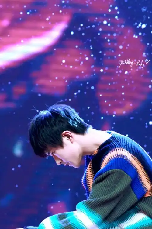 【易烊千玺】千纸鹤是你永远撞不掉的玫瑰