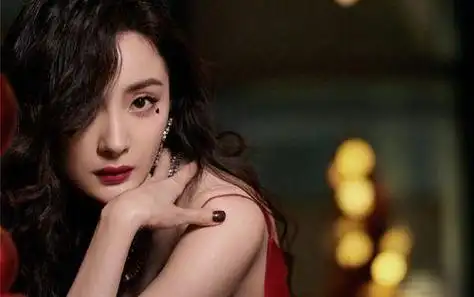 杨幂这是走啥霉运了?作品被喷,人脉被毁,以后只能在综艺混了?