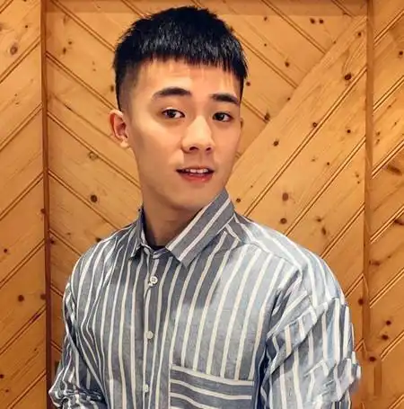 年轻帅哥剪短发好看吗 适合学生的黑色短发-男生短发-帅哥发型网