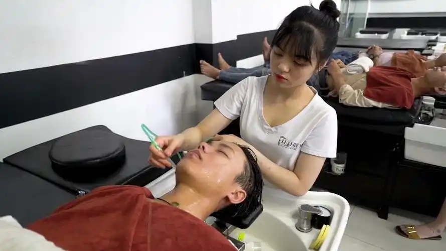 越南理发店,漂亮的美女服务员_哔哩哔哩 (゜-゜)つロ 干杯~-bilibili