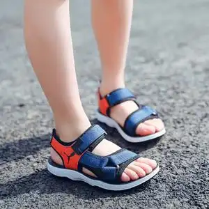 大男童凉鞋小学生图片