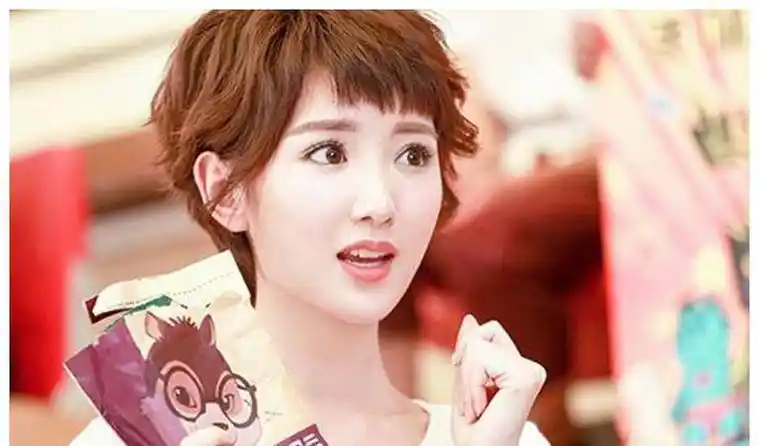 当年毛晓彤在郑爽,杨洋两大流量的冲击下仍然能小范围走红,角色魅力是