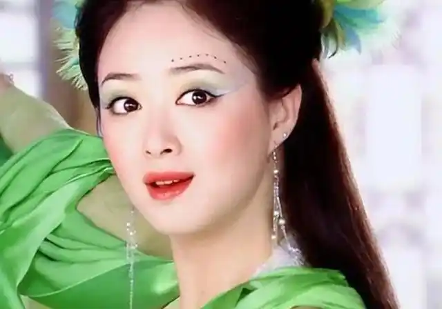 蒋欣是内娱颜值演技俱佳的青衣女演员,出道这么多年,塑造过很多不错的