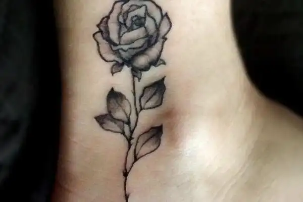 q3:女生脚踝纹什么寓意好?求推荐.