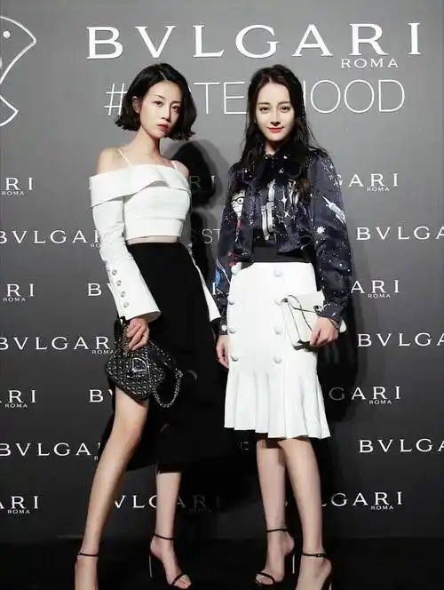 原创迪丽热巴和李溪芮同台一个精致迷人一个仙女气质范十足