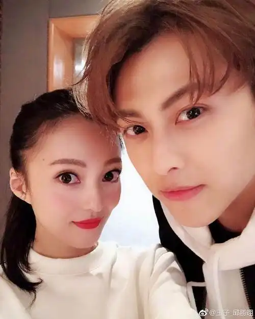 《歌手》中张韶涵向男友告白,男方身份被曝光,网友:品味不一般