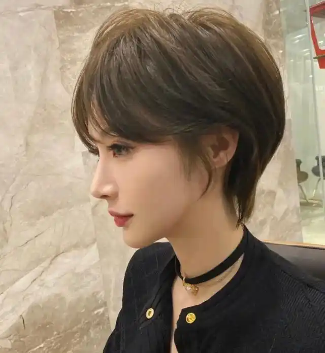 "长脸"短发模板,教科书式的"变美发型",简约好打理!