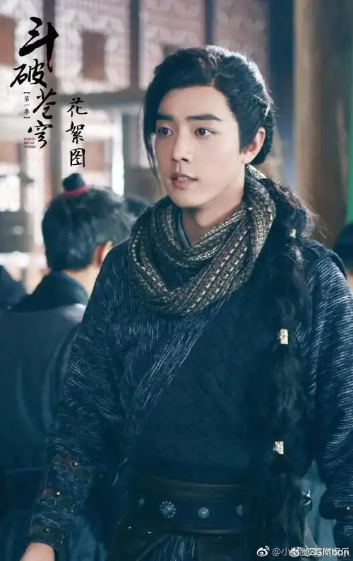 感觉肖战这个造型也完全可以去演《神雕侠侣》里的杨过 看起来和另一