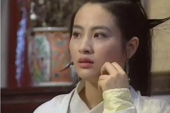 她出演过还珠格格女儿颜值超高撞脸当红童星