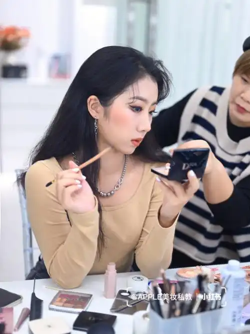 新手第一次化妆要找到对的启蒙老师