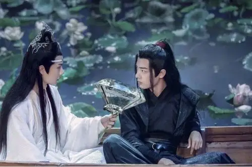 肖战被网暴的第5天,王一博终于发声,网友们看了之后却大呼失望!