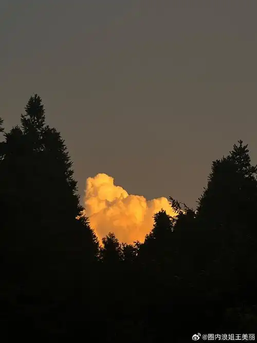 易烊千玺撤回了一个小女孩#风景博主易烊千玺拍的一些绝美天空96