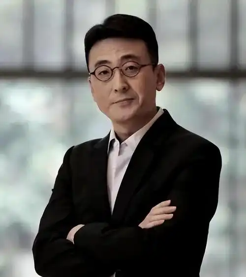 56岁窦文涛9段恋情至今未婚直言只有一人让他痴狂