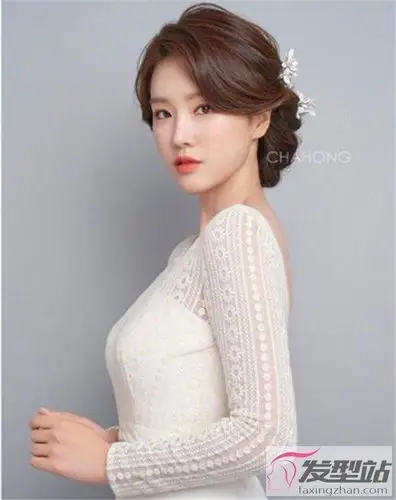 披肩发盘发新娘发型韩式新娘发型新款