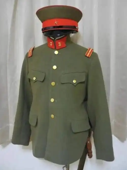 一名日本关东军佐官的15件物品,指挥刀和望远镜是必备|军官|大佐|士兵