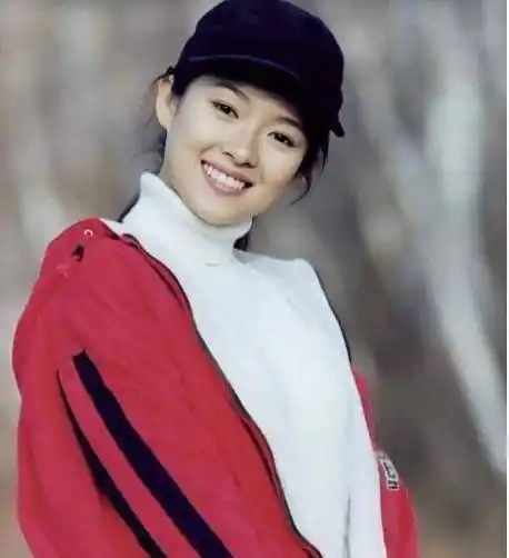 原创章子怡17岁时有多撩人呢?大学时期旧照曝光,这才是真正的玉女