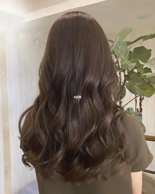 这款法式卷发充满浪漫气息～～#广州烫发  #广州染发  #法式烫发  #免