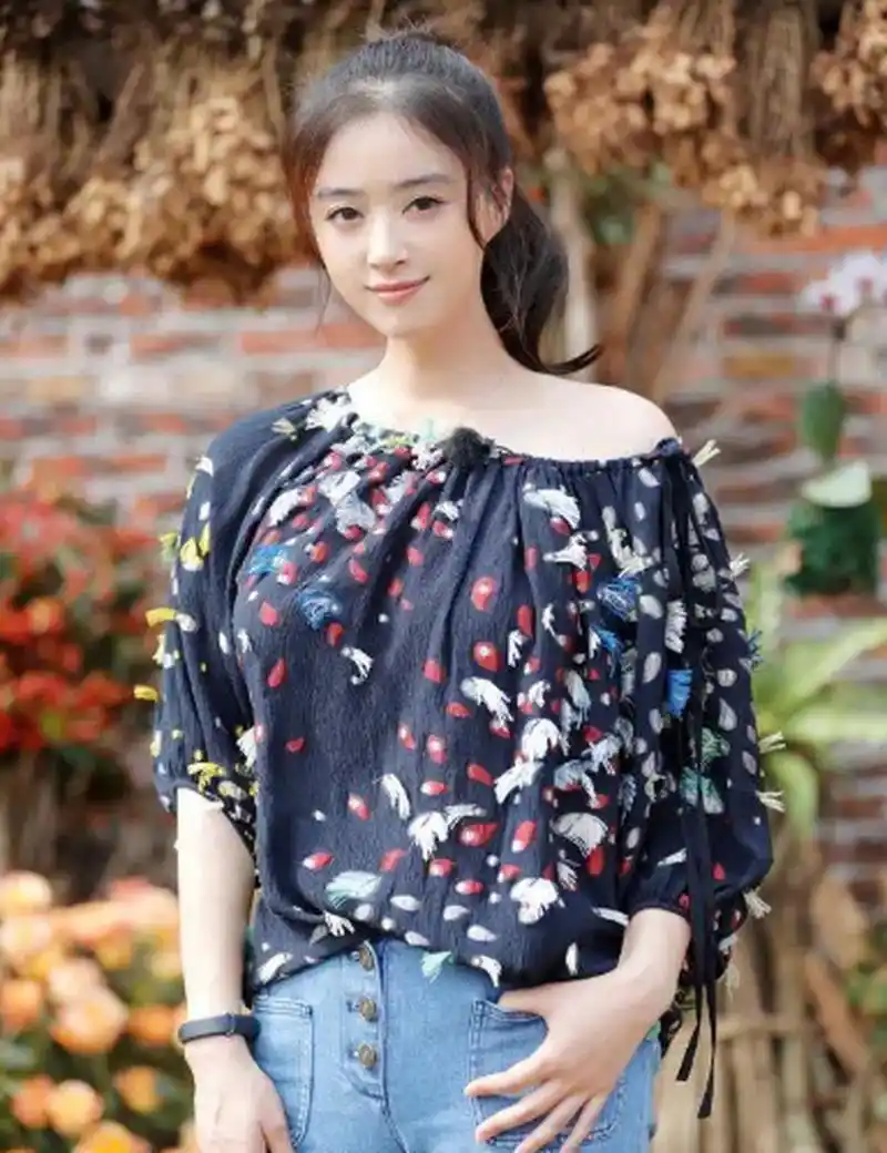 看蒋欣旧照! 看素颜会发现,这女人白长了20年,脸跟20年前没啥变化