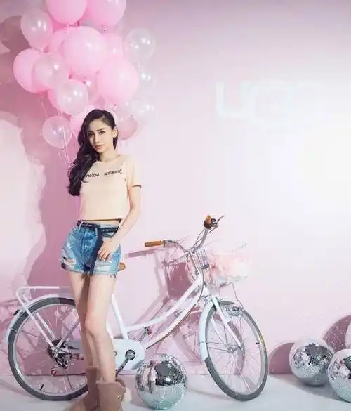 本想晒图表示自己有多美的杨颖,却不曾想网友这样说:鞋子还没p_baby