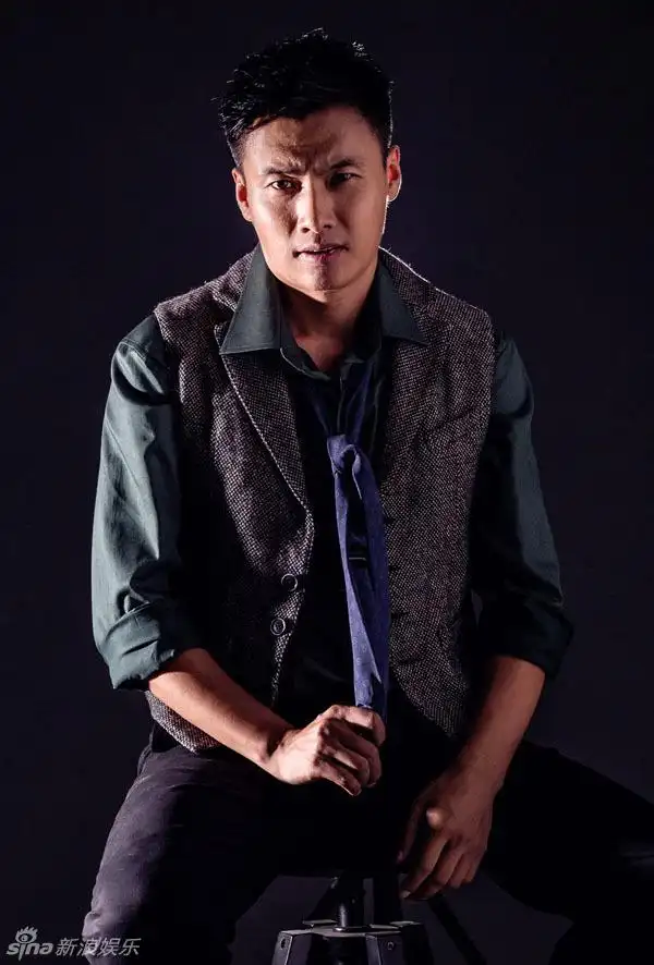 于滨彰显硬朗质感