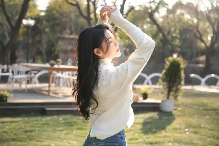 绝美逆光少女写真蔡卓宜