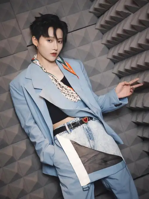 刘雨昕这是穿得啥呀