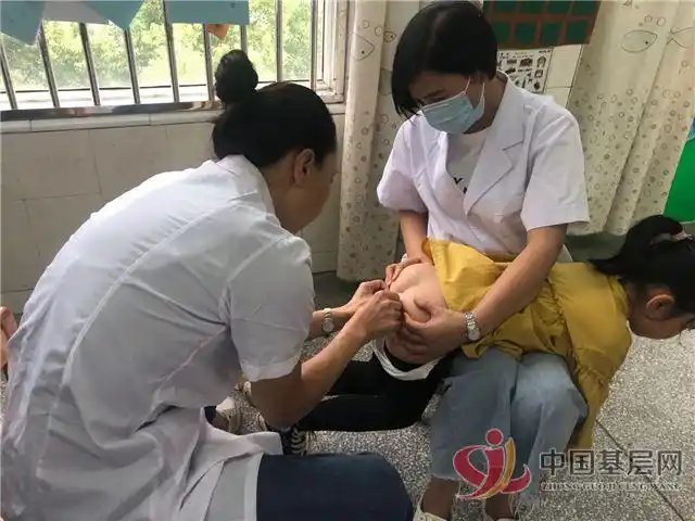 江苏盱眙县疾控中心到穆店镇中心幼儿园开展儿童蛲虫病检查