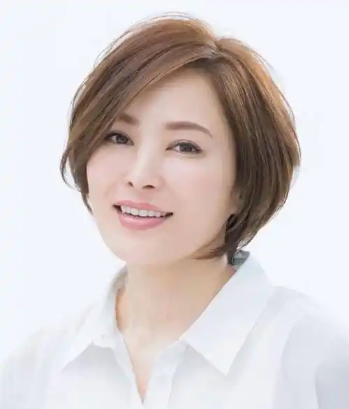 原创40岁女人选短发牢记3要3不要原则既优雅得体还减龄时尚