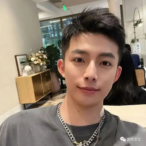 18~30岁的男生,夏季剪这3款发型超帅气,剪完阳光又显精神!