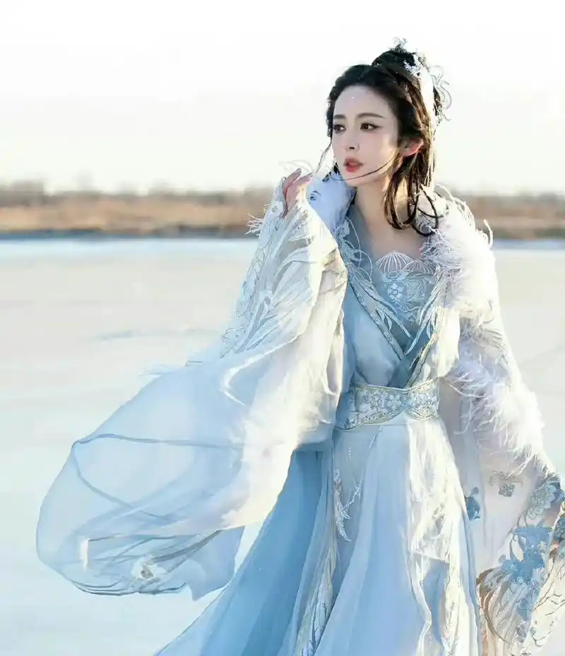 成龙新片《神话2:传说》剧照曝光,古力娜扎版楼兰公主美出天际