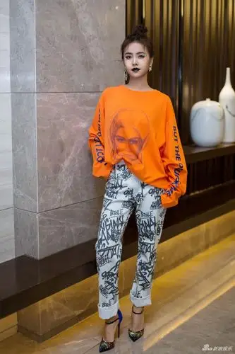 36岁蔡依林越来越时髦妆容穿搭前卫似少女7