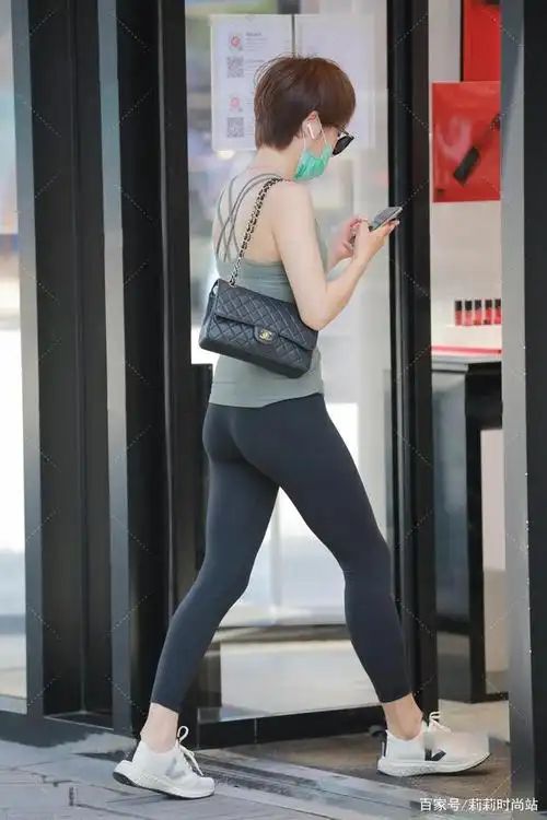 适合短发女生的运动装,性感低调,知性成熟