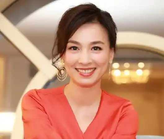 54岁张庭彻底翻身又开始在国内巡演23亿资产已被解封