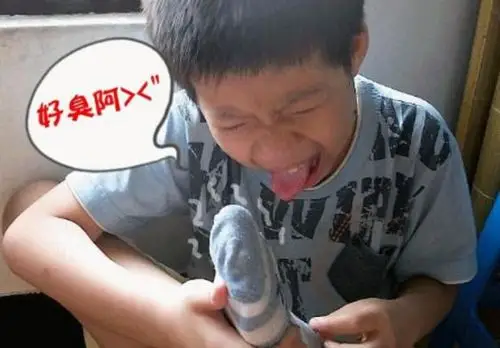 还在为脚臭而烦恼?两个柳树治疗脚气小秘方送给你