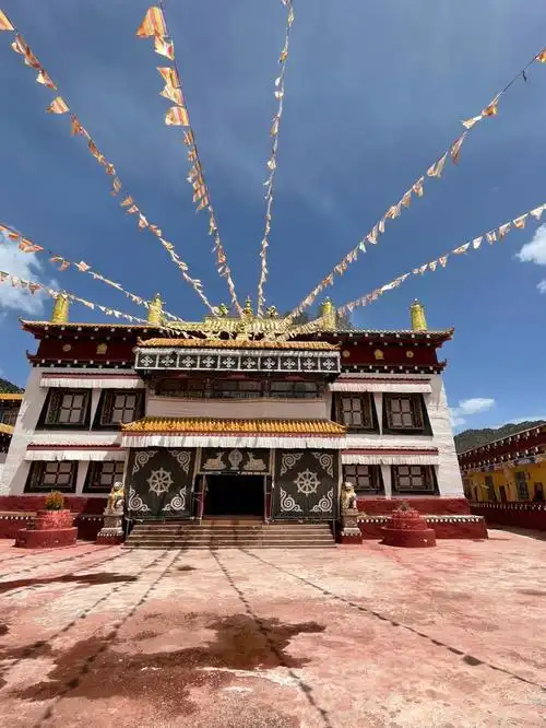 进藏第4天214国道边的巴热寺