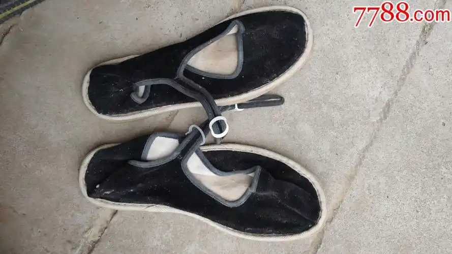 男女鞋帽旧鞋收藏女士一带布鞋一双塑料底黑色绒面白边霸23码实心断底