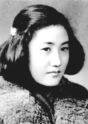 综合 天津日报文化大革命期间,在中共辽宁省委宣传部文艺处工作的她怀